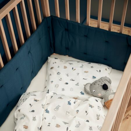 Leander junior bedding forrest 100x135 - dusty blue